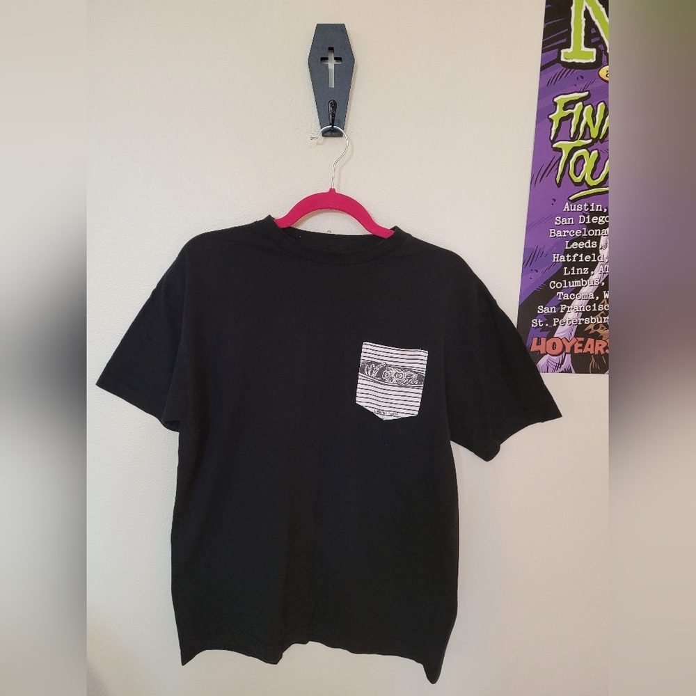 💀Mens Size M lurking class pocket t shirt